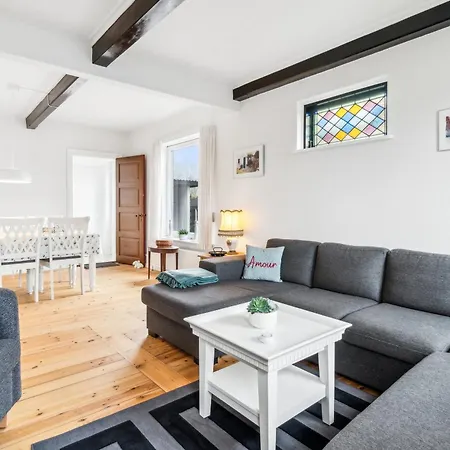 Hyggeligt Med Masser Sjæl Og Charme Villa Åkirkeby