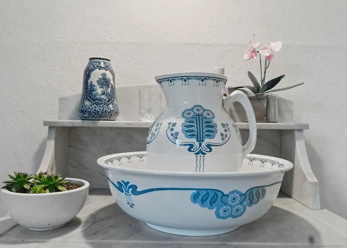 Cozy With Lots Of Charm Villa *