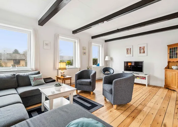 Cozy With Lots Of Charm Villa *